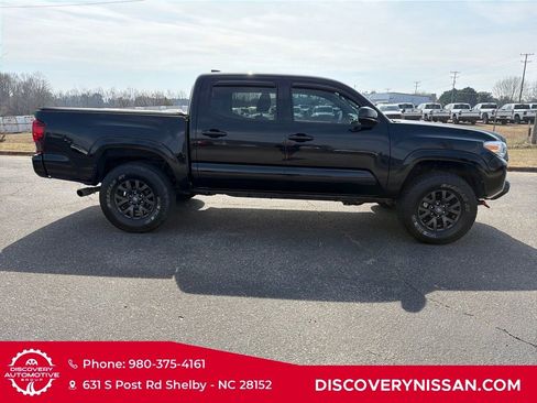 Used 2022 Toyota Tacoma SR image 6