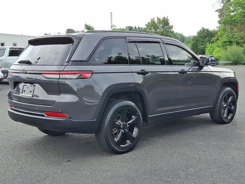Used 2024 Jeep Grand Cherokee Altitude AWD/4WD image 6