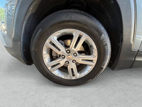 Used 2024 GMC Terrain SLE FWD image 29