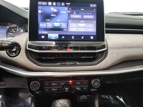 Used 2022 Jeep Compass Latitude w/ Convenience Group image 18