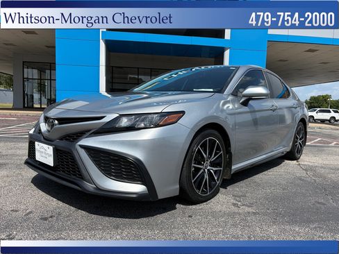 Used 2021 Toyota Camry SE w/ Convenience Package FWD image 1