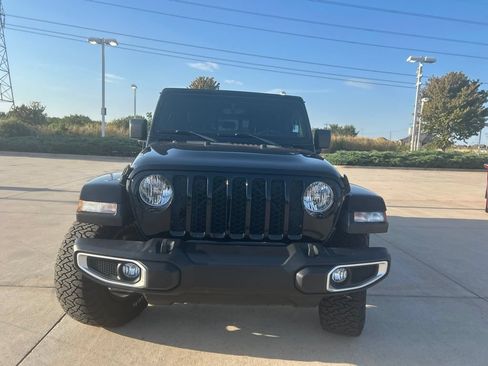 Used 2023 Jeep Gladiator Sport AWD/4WD image 2