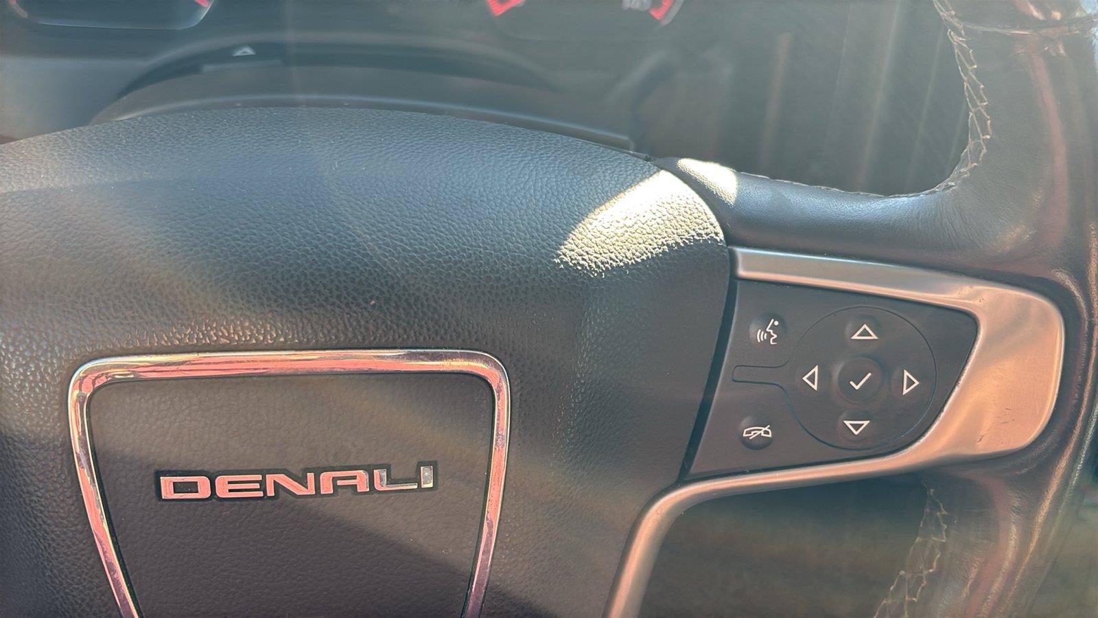 Used 2016 GMC Sierra 2500 Denali w/ Duramax Plus Package AWD/4WD image 30