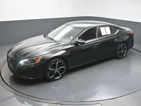 Used 2023 Nissan Altima 2.5 SR image 41