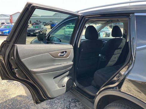 Used 2016 Nissan Rogue SV AWD/4WD image 11