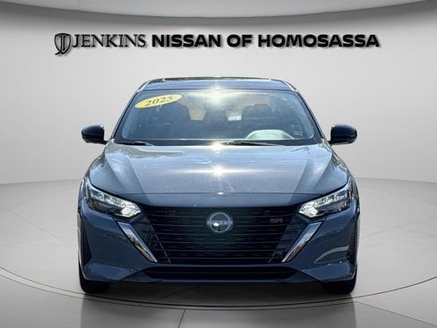 Certified 2025 Nissan Sentra SR w/ SR Premium Package image 3