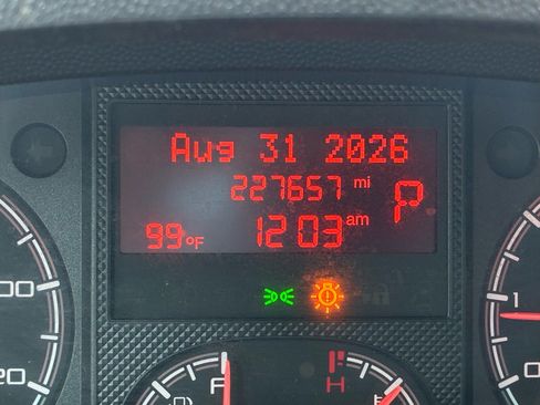 Used 2020 RAM ProMaster 2500 w/ Premium Appearance Group FWD image 6