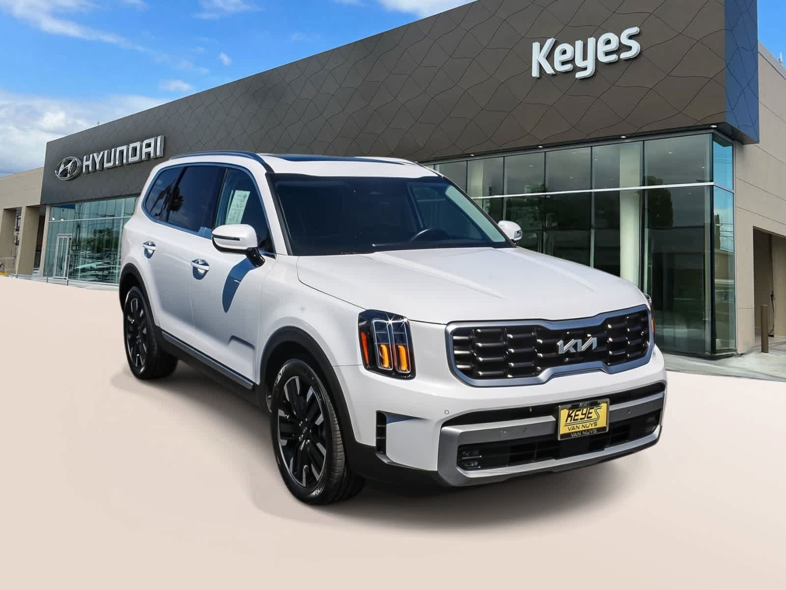 Used 2024 Kia Telluride SX FWD image 3