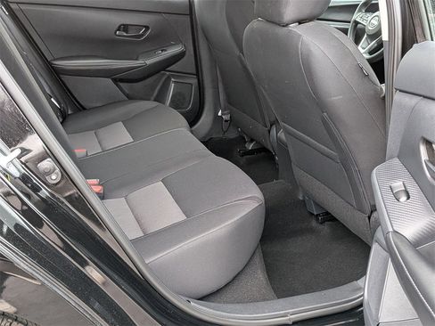 Used 2025 Nissan Sentra SV image 19