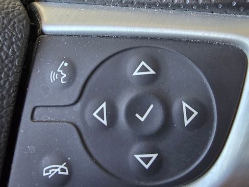 Used 2022 GMC Acadia SLE w/ Elevation Edition image 27