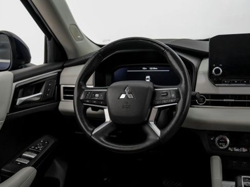 Used 2023 Mitsubishi Outlander SEL Black Edition image 11