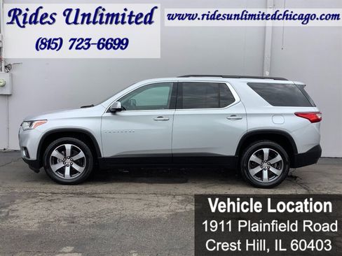 Used 2019 Chevrolet Traverse LT w/ LT Premium Package AWD/4WD image 3