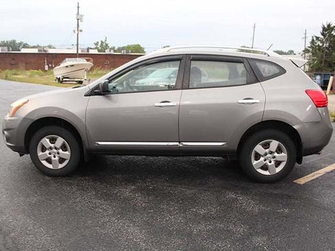 Used 2015 Nissan Rogue S w/ Convenience Package AWD/4WD image 7