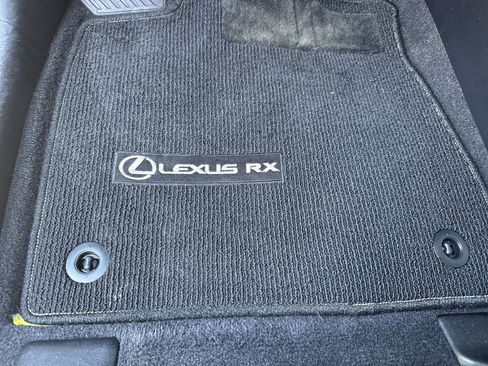 Used 2021 Lexus RX 350L FWD w/ Premium Package image 17