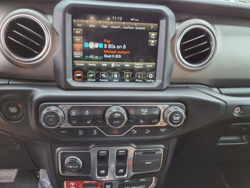 Used 2020 Jeep Wrangler Rubicon w/ Uconnect 4C Nav & Sound Group image 19