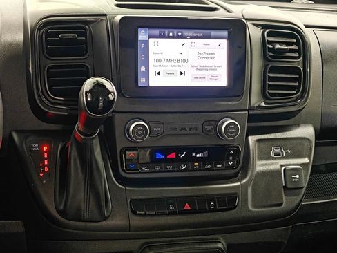 Used 2024 RAM ProMaster 2500 w/ Convenience Group FWD image 6