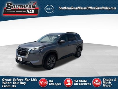 Used 2024 Nissan Pathfinder SV
