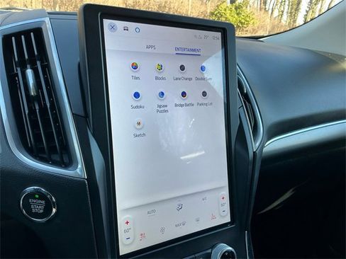 Used 2024 Ford Edge Titanium image 25