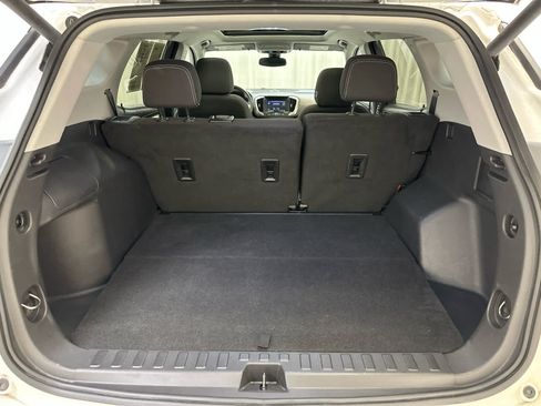 Used 2023 GMC Terrain SLE w/ Driver Convenience Package AWD/4WD image 25