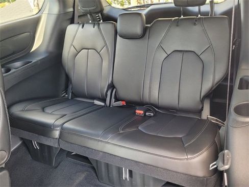 New 2026 Chrysler Voyager LX image 12
