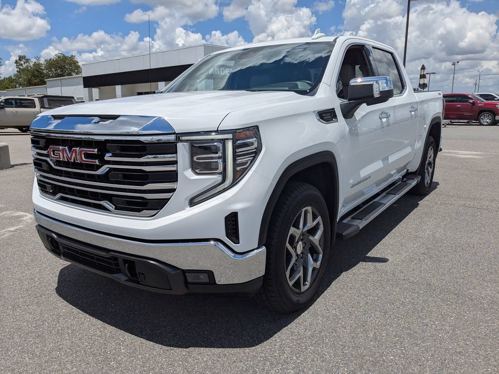 Used 2023 GMC Sierra 1500 SLT w/ SLT Premium Package AWD/4WD image 8