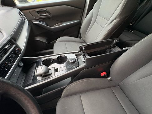 Used 2024 Nissan Rogue S AWD/4WD image 32