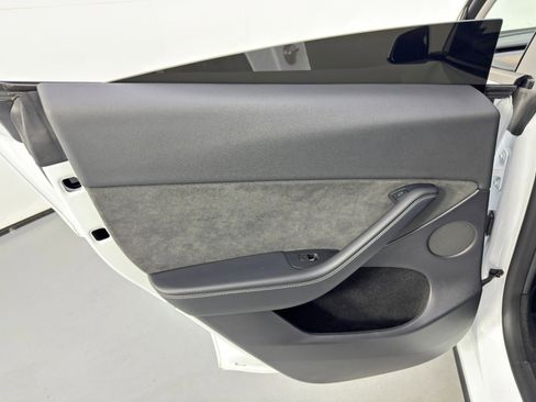 Used 2023 Tesla Model Y Long Range image 43