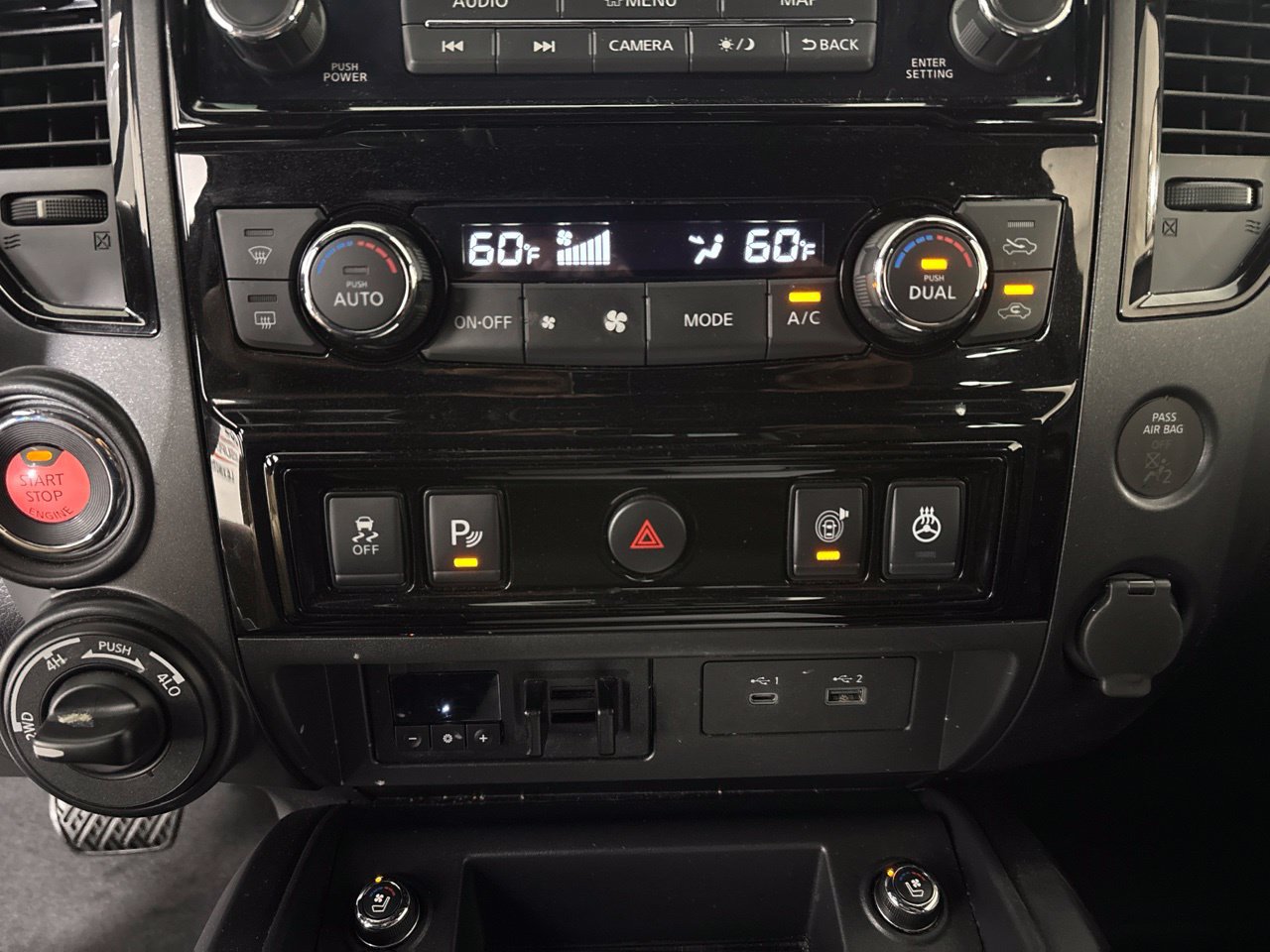 Used 2024 Nissan Titan PRO-4X w/ Pro-4x Convenience Package AWD/4WD image 18