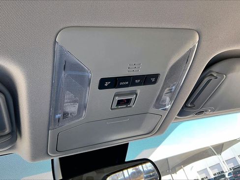 Used 2025 Toyota RAV4 XLE image 29