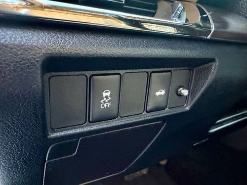 Used 2016 Toyota Avalon XLE Plus FWD image 20