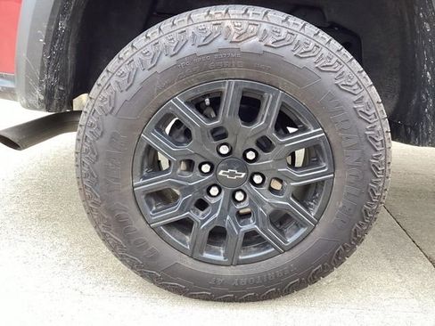 Used 2024 Chevrolet Colorado Trail Boss w/ Advanced Trailering Package image 8