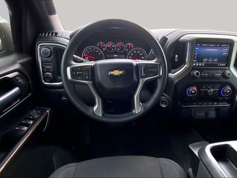 Used 2022 Chevrolet Silverado 1500 LT RWD image 5