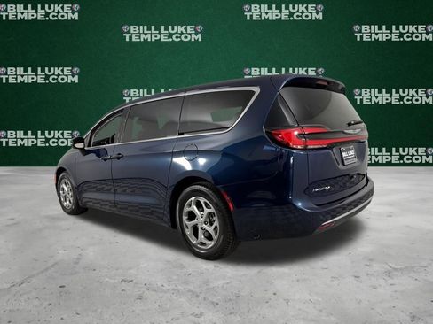 Used 2024 Chrysler Pacifica Limited image 9