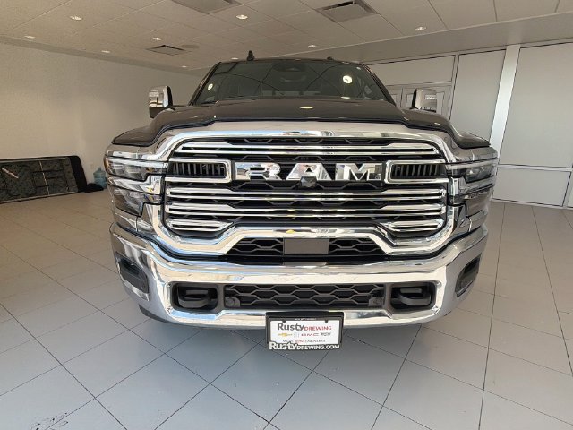 Used 2025 RAM 2500 Laramie AWD/4WD image 2