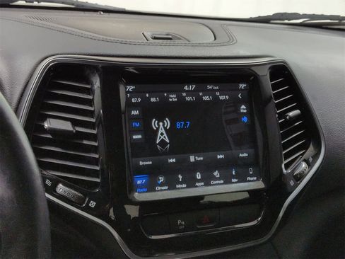 Used 2019 Jeep Cherokee Limited image 28