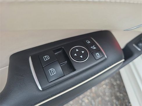 Used 2020 Mercedes-Benz SL 550 image 12