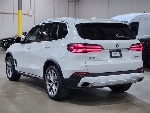 Used 2024 BMW X5 xDrive40i w/ Climate Comfort Package image 11