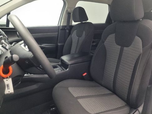 Used 2023 Kia Sorento LX image 17