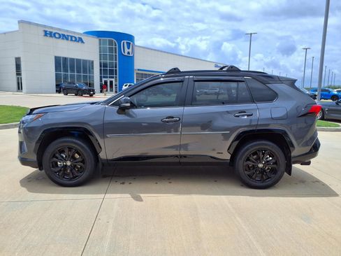 Used 2025 Toyota RAV4 XSE AWD/4WD image 3