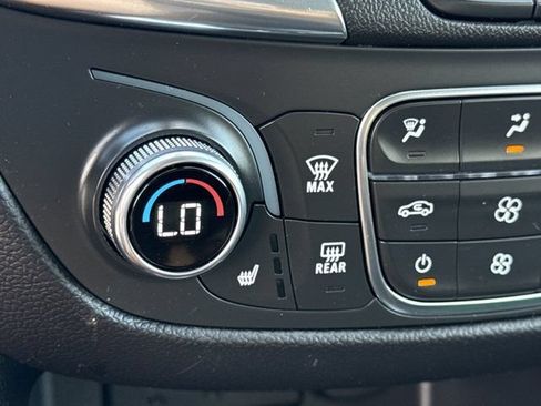 Used 2022 Chevrolet Equinox LT FWD image 23