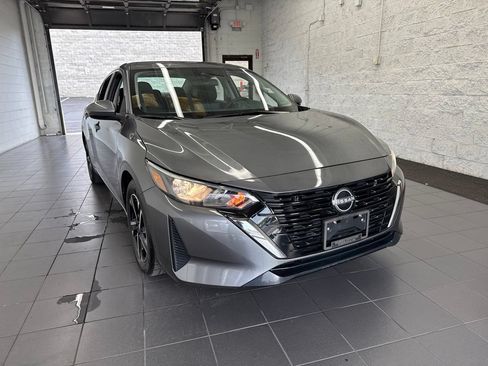 Used 2025 Nissan Sentra SV FWD image 2