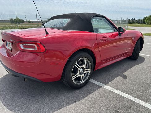 Used 2019 FIAT 124 Spider Classica RWD image 3