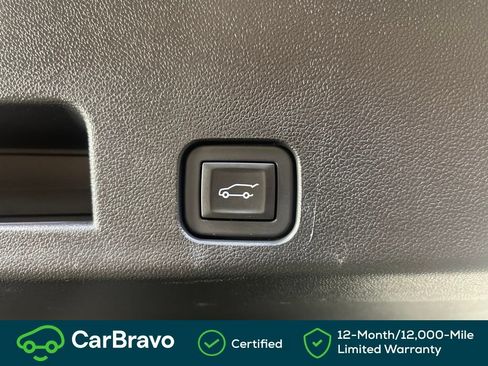 Used 2026 Chevrolet Traverse LT AWD/4WD image 8
