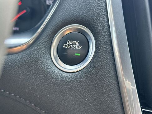 Certified 2022 Chevrolet Traverse LT image 18