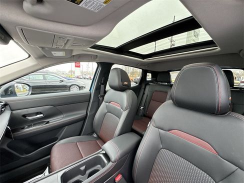 New 2026 Nissan Kicks SR image 22