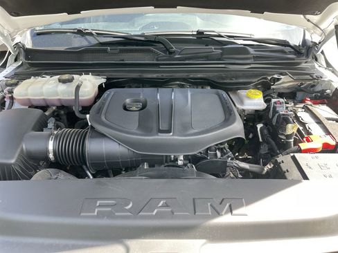 Used 2025 RAM 1500 Laramie AWD/4WD image 41