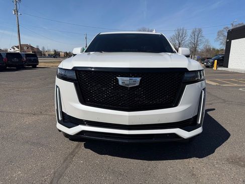 Used 2024 Cadillac Escalade ESV Sport Platinum w/ LPO, ONYX Package image 12