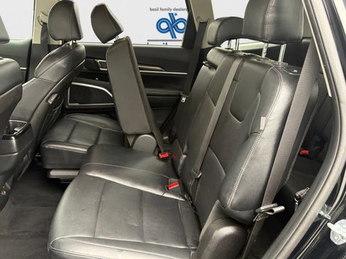Used 2023 Kia Telluride LX image 17
