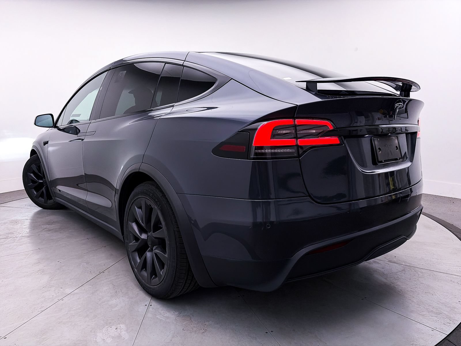 Used 2023 Tesla Model X AWD/4WD image 2