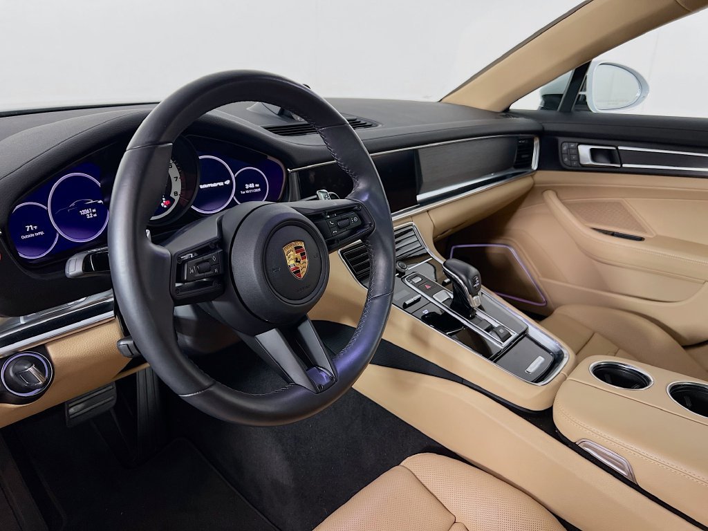 Used 2022 Porsche Panamera 4 Platinum Edition AWD/4WD image 4